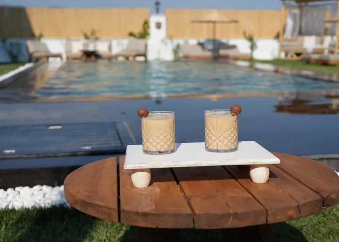 Egella Ξενοδοχείο *