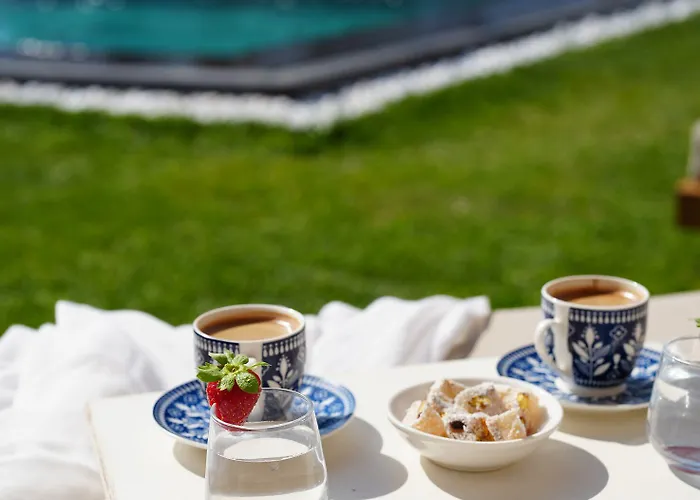 Egella * Δεκελί